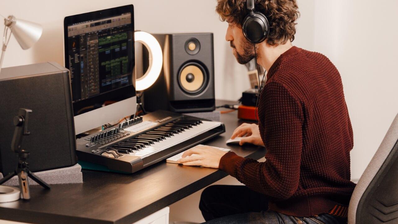 Reference Tracks: How to Improve Your Mixes with Music Benchmarking