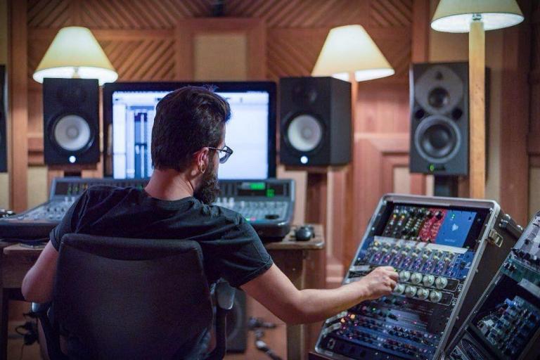 Mixing Vocals:How Important is a De-Esser?